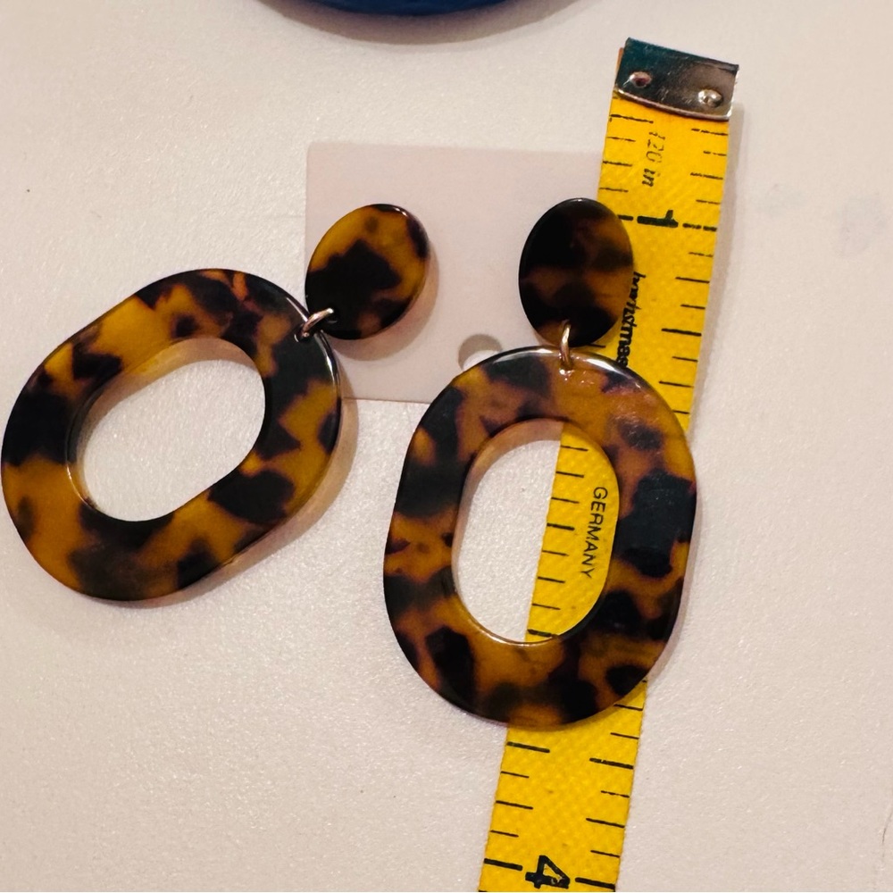 Tortoise Shell Oval Drop Earrings - image 5